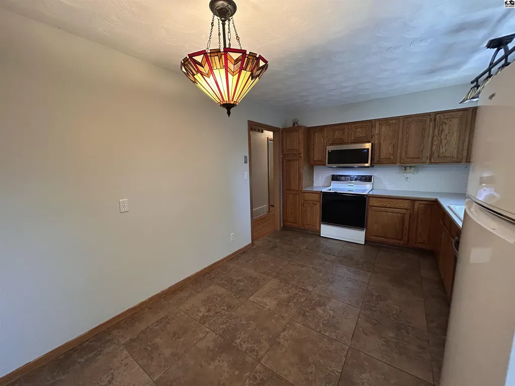 1304 Lyndon Drive Mcpherson KS 67460