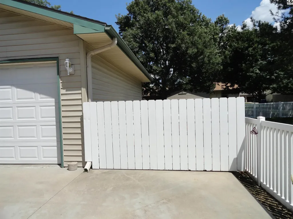 1316 Northglen Mcpherson KS 67460