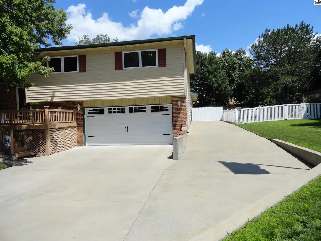 1316 Northglen Mcpherson KS 67460