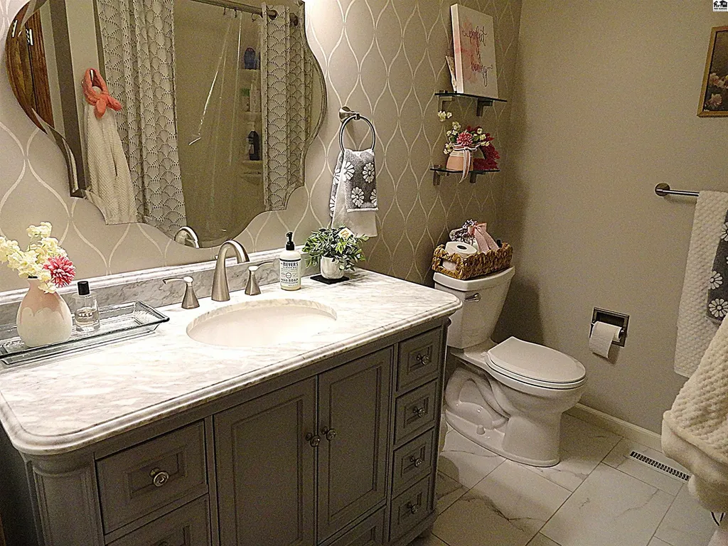 1316 Northglen Mcpherson KS 67460