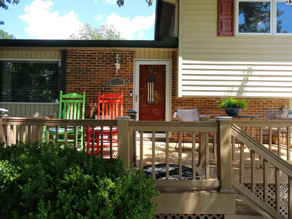 1316 Northglen Mcpherson KS 67460