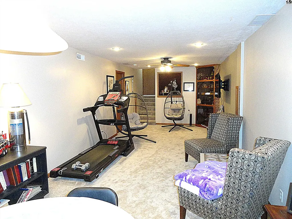 1316 Northglen Mcpherson KS 67460