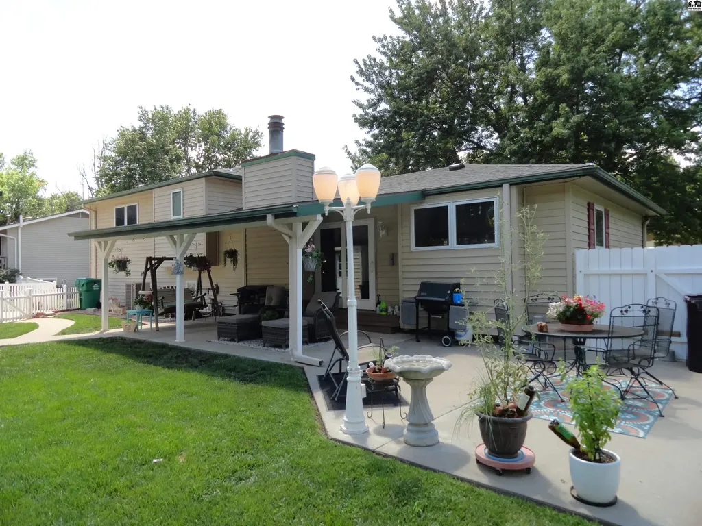 1316 Northglen Mcpherson KS 67460