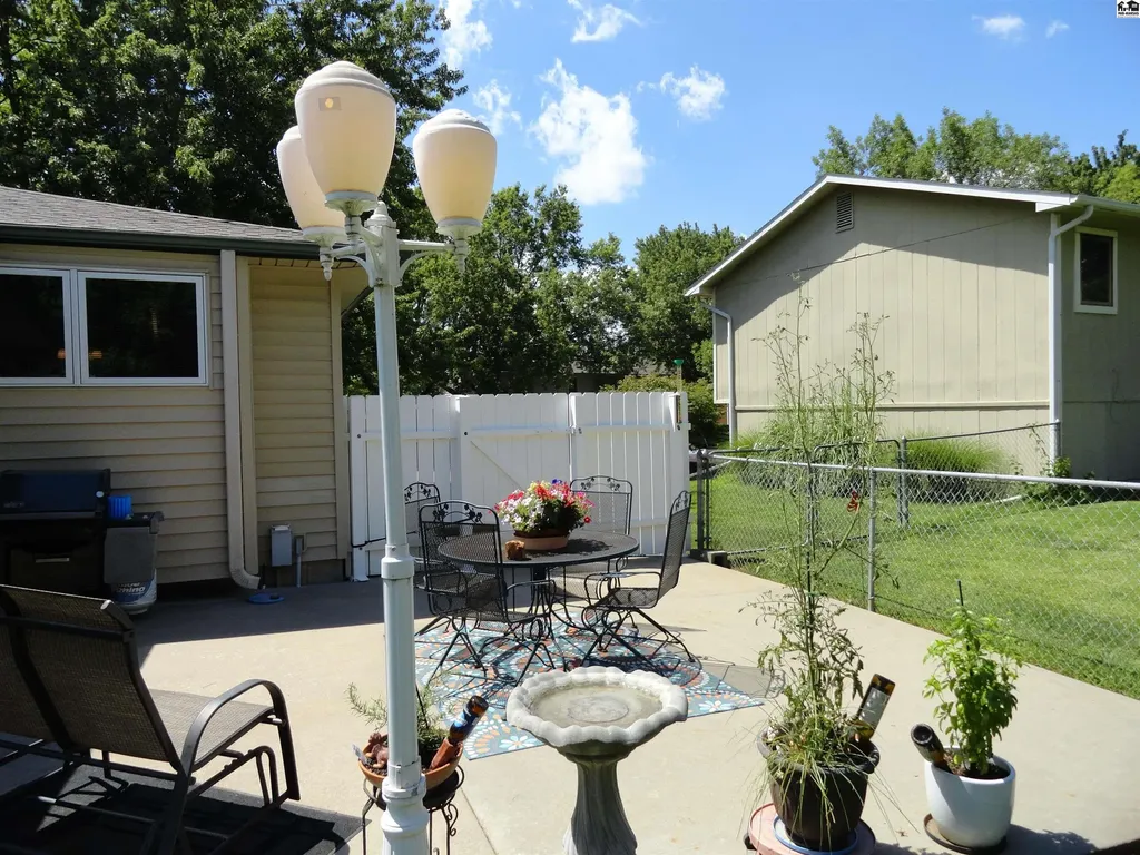 1316 Northglen Mcpherson KS 67460