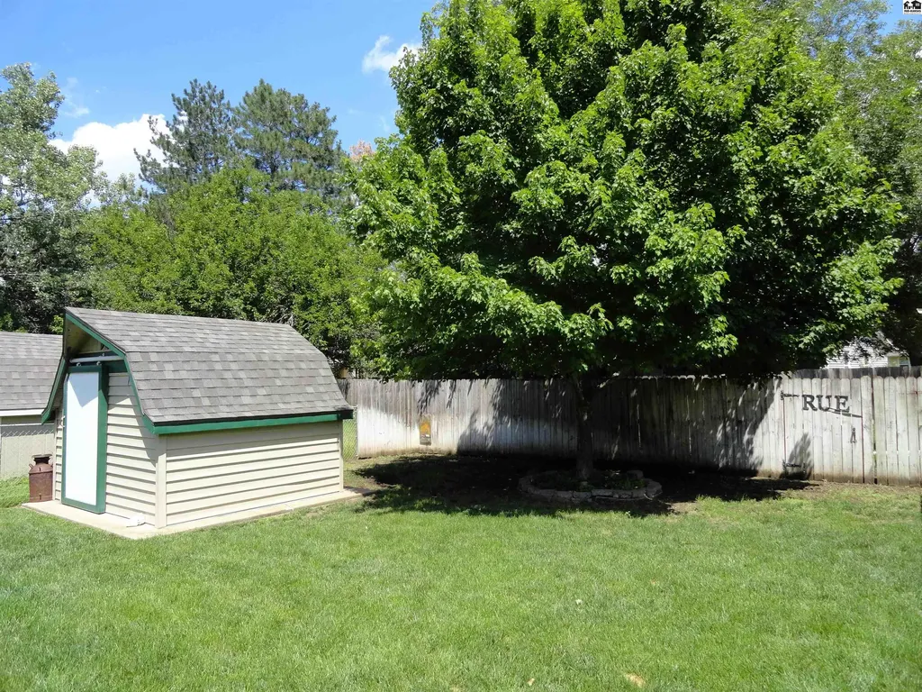1316 Northglen Mcpherson KS 67460