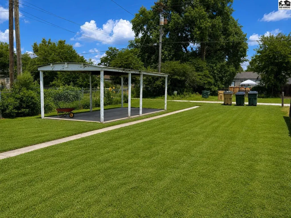 902 W 20th Hutchinson KS 67502