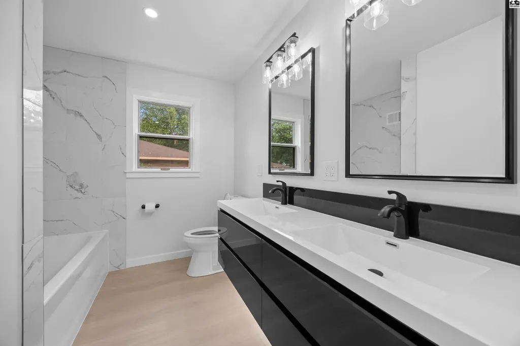 16 Carlton Road Hutchinson KS 67502