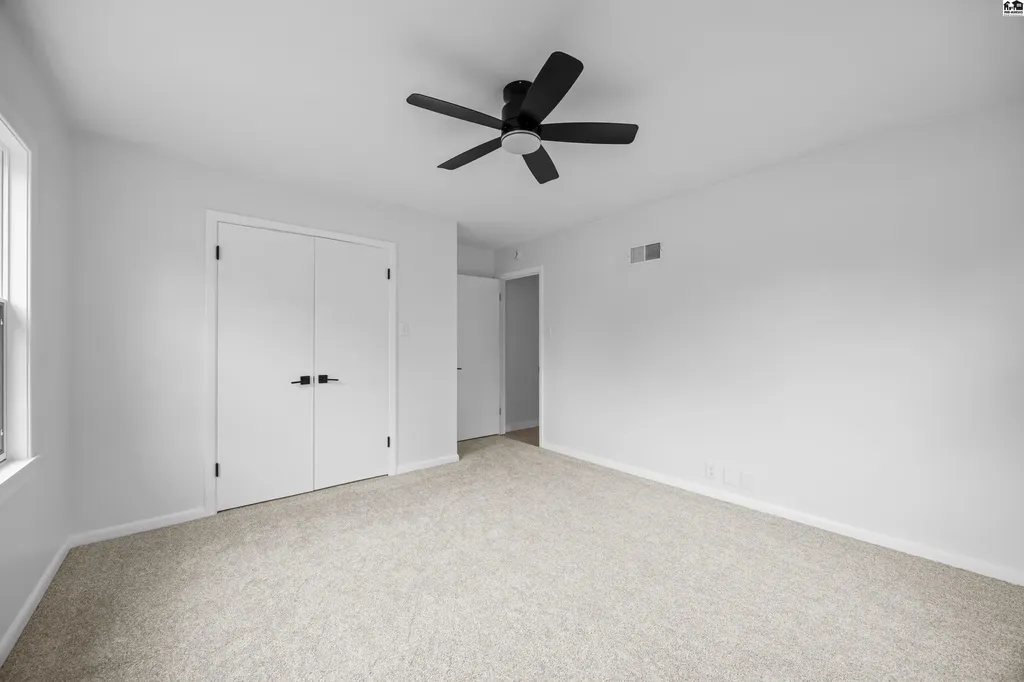 16 Carlton Road Hutchinson KS 67502