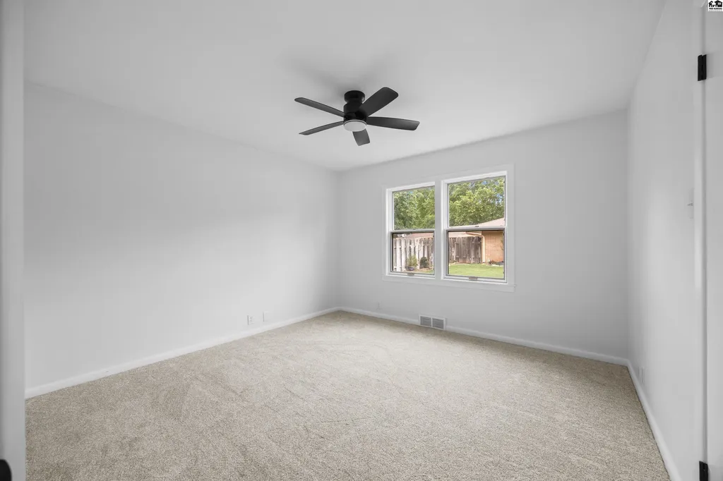 16 Carlton Road Hutchinson KS 67502