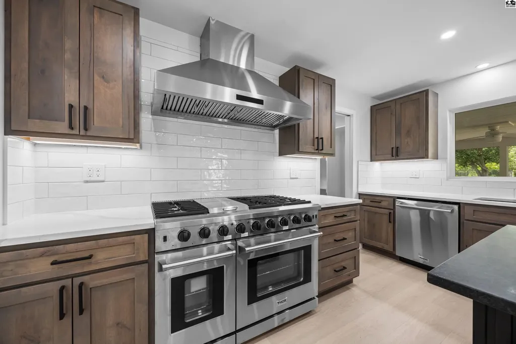 16 Carlton Road Hutchinson KS 67502