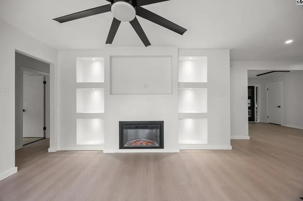 16 Carlton Road Hutchinson KS 67502