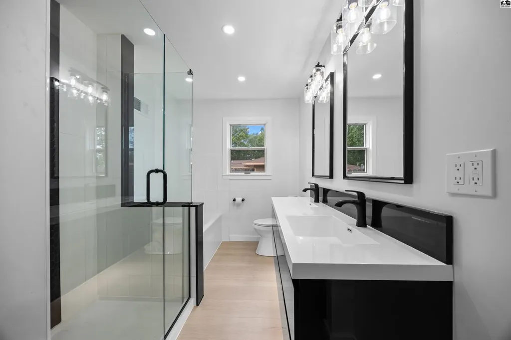 16 Carlton Road Hutchinson KS 67502