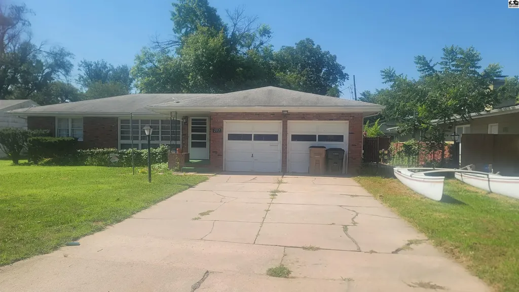 207 W. 28th Avenue Hutchinson KS 67502