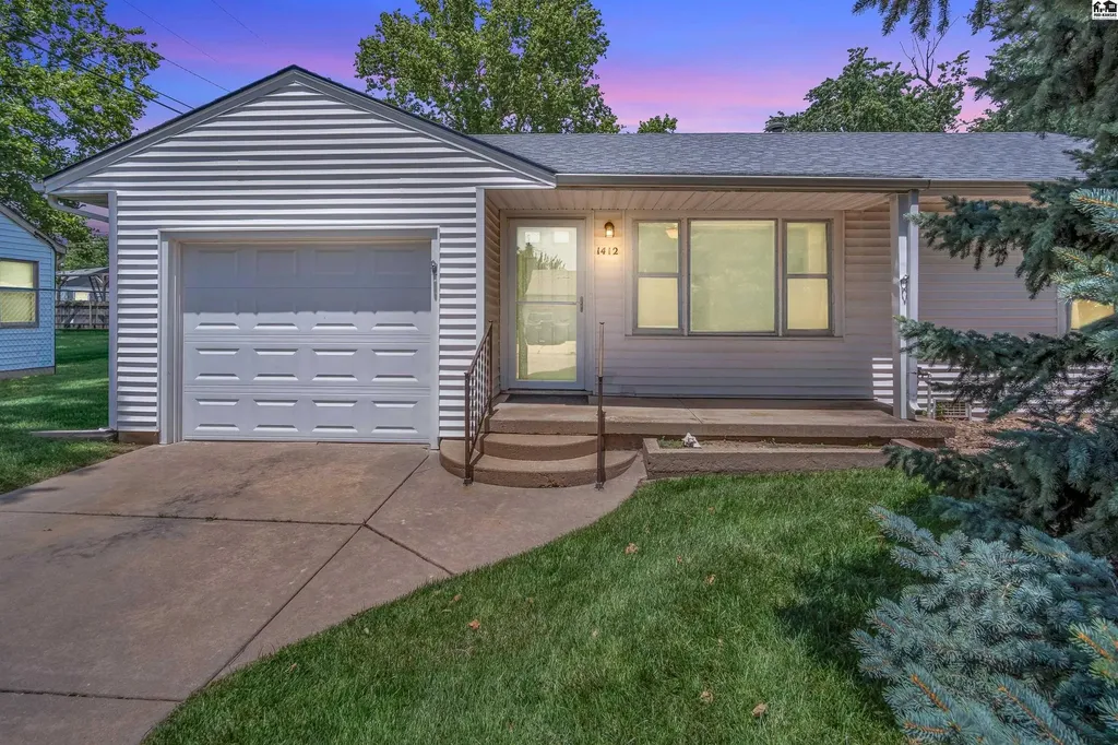 1412 W 8th Street Newton KS 67114