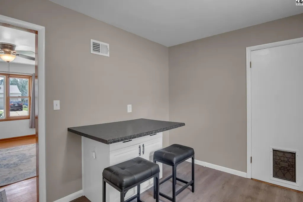 1412 W 8th Street Newton KS 67114