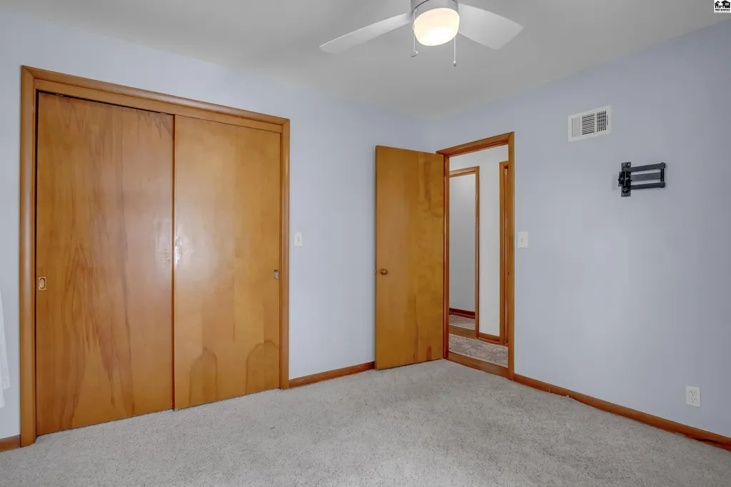 1412 W 8th Street Newton KS 67114