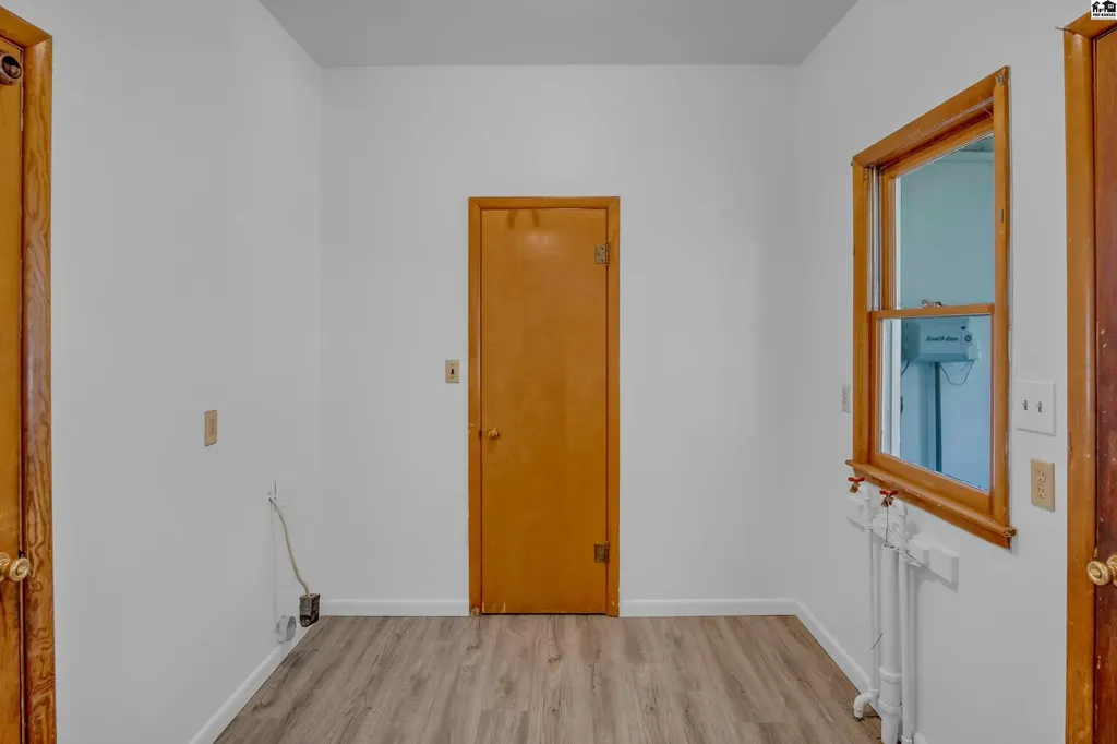 1412 W 8th Street Newton KS 67114