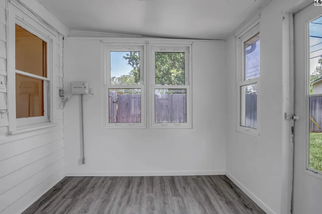 1412 W 8th Street Newton KS 67114