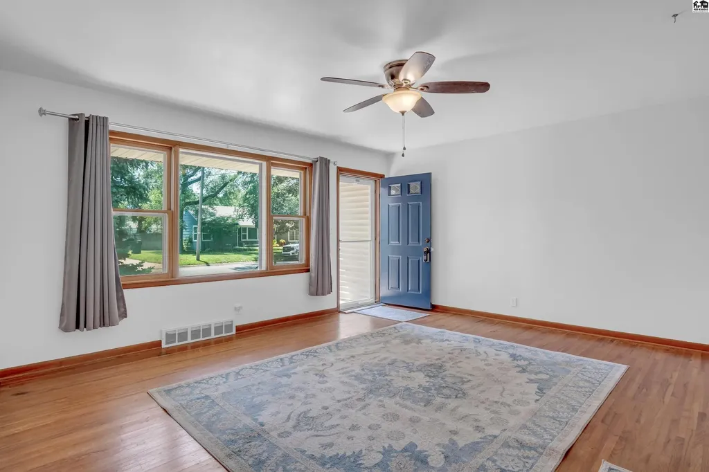 1412 W 8th Street Newton KS 67114
