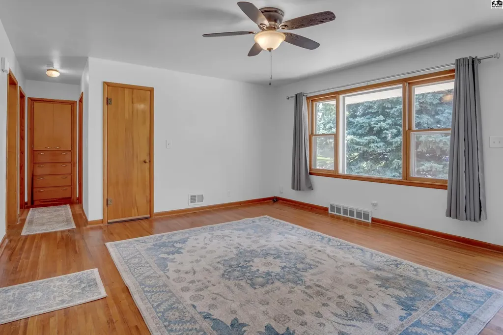 1412 W 8th Street Newton KS 67114
