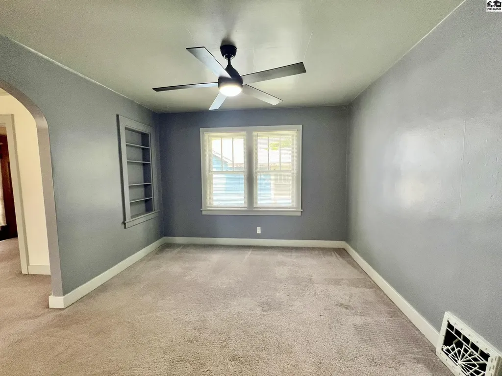 207 W 16th Avenue Hutchinson KS 67501