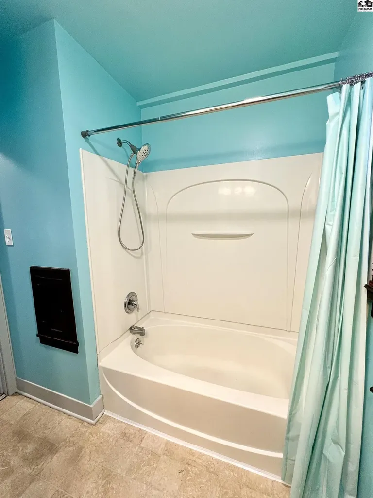 207 W 16th Avenue Hutchinson KS 67501