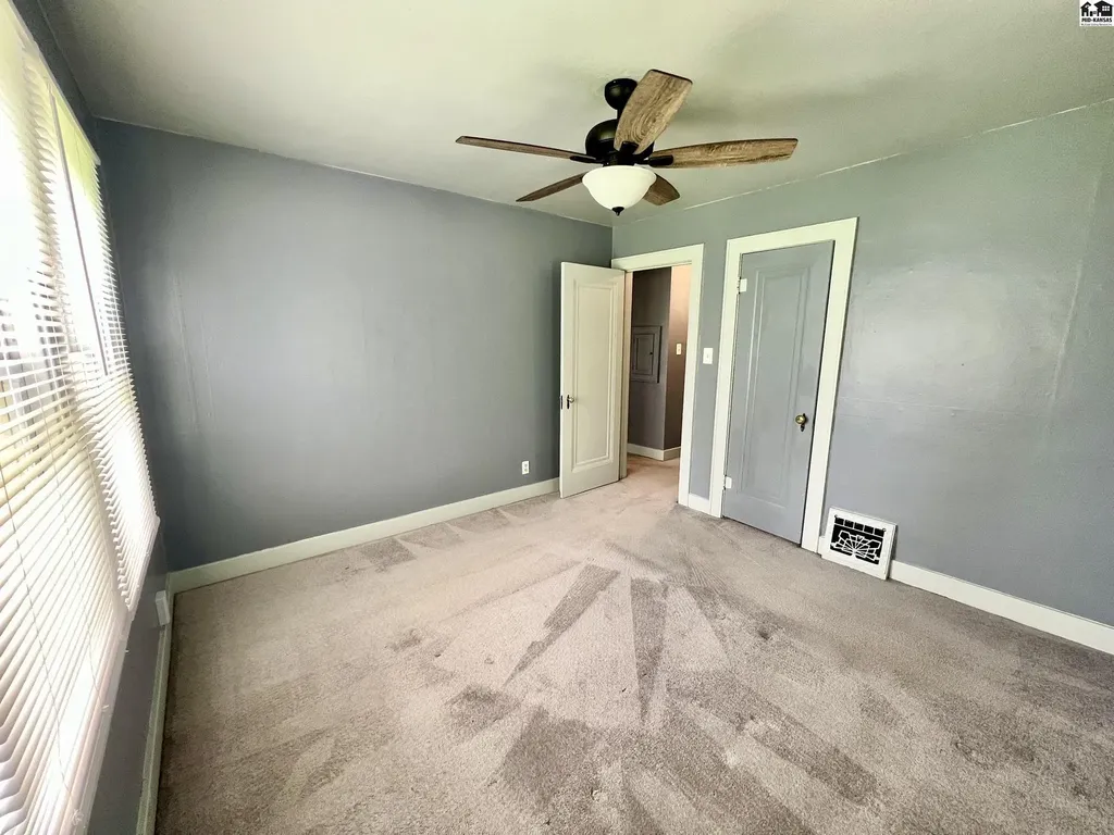 207 W 16th Avenue Hutchinson KS 67501