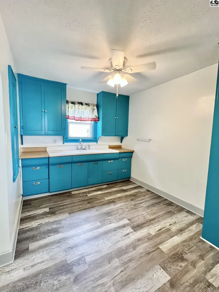 207 W 16th Avenue Hutchinson KS 67501