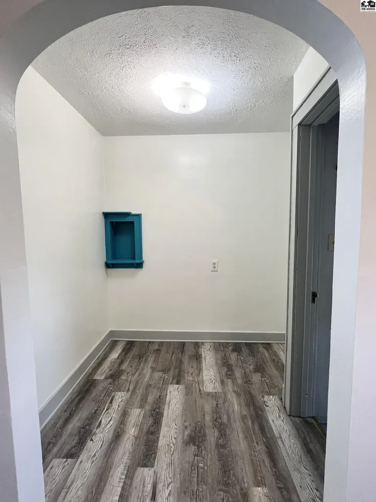 207 W 16th Avenue Hutchinson KS 67501