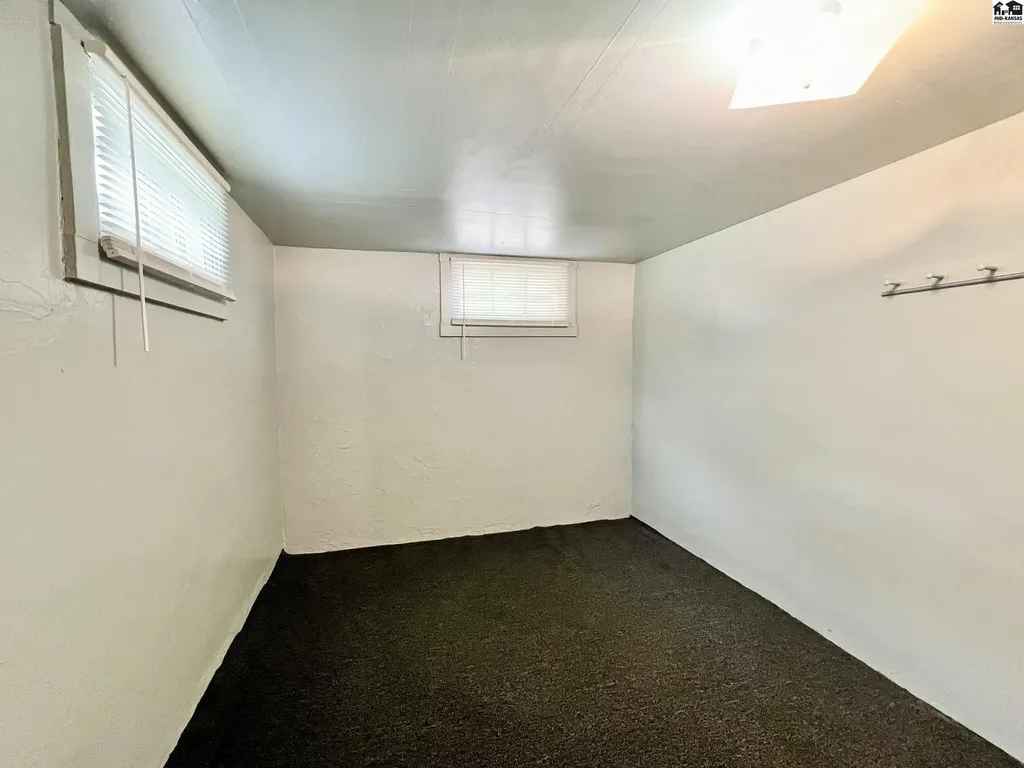 207 W 16th Avenue Hutchinson KS 67501