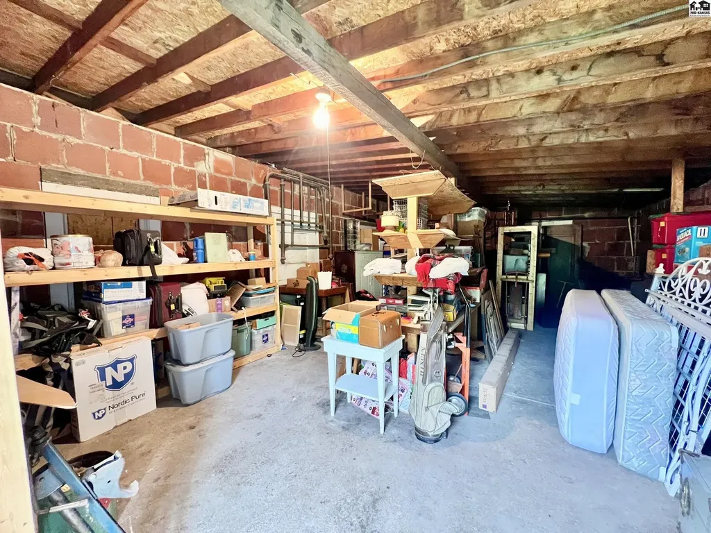 207 W 16th Avenue Hutchinson KS 67501