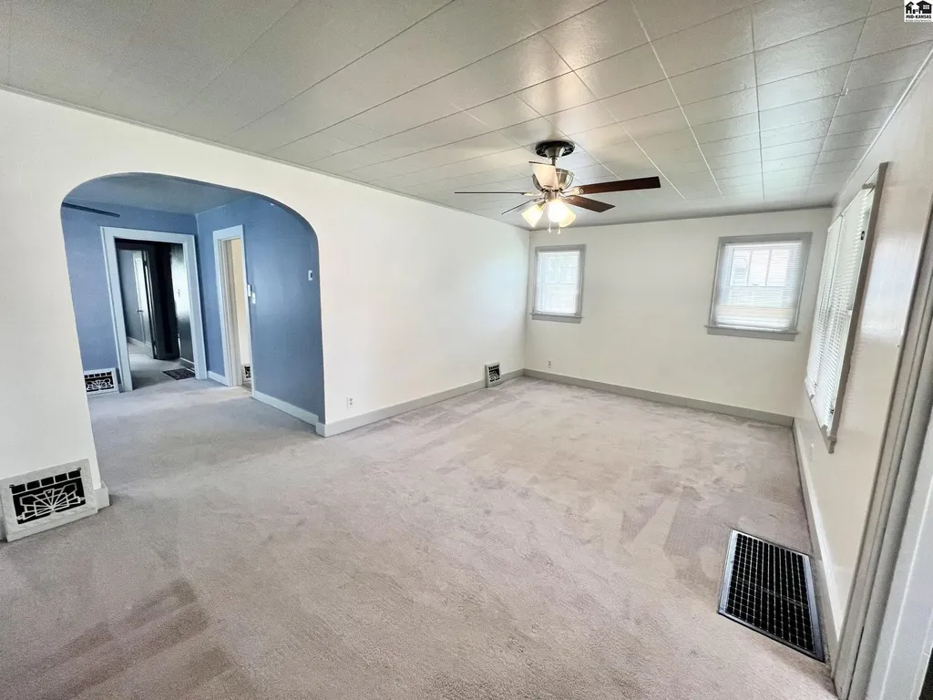 207 W 16th Avenue Hutchinson KS 67501