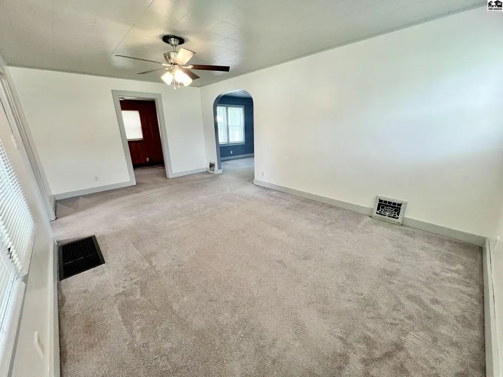 207 W 16th Avenue Hutchinson KS 67501