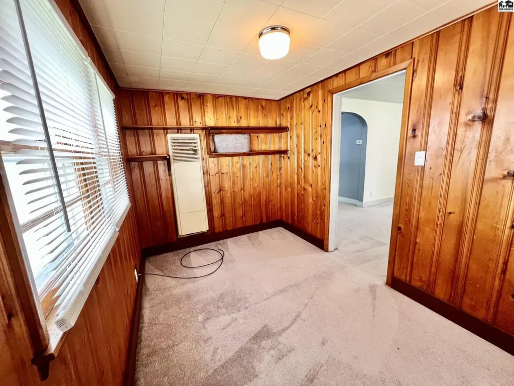 207 W 16th Avenue Hutchinson KS 67501