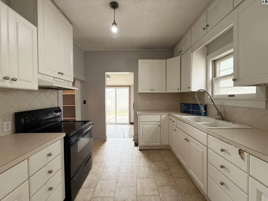 434 W Sherman Avenue Hutchinson KS 67501