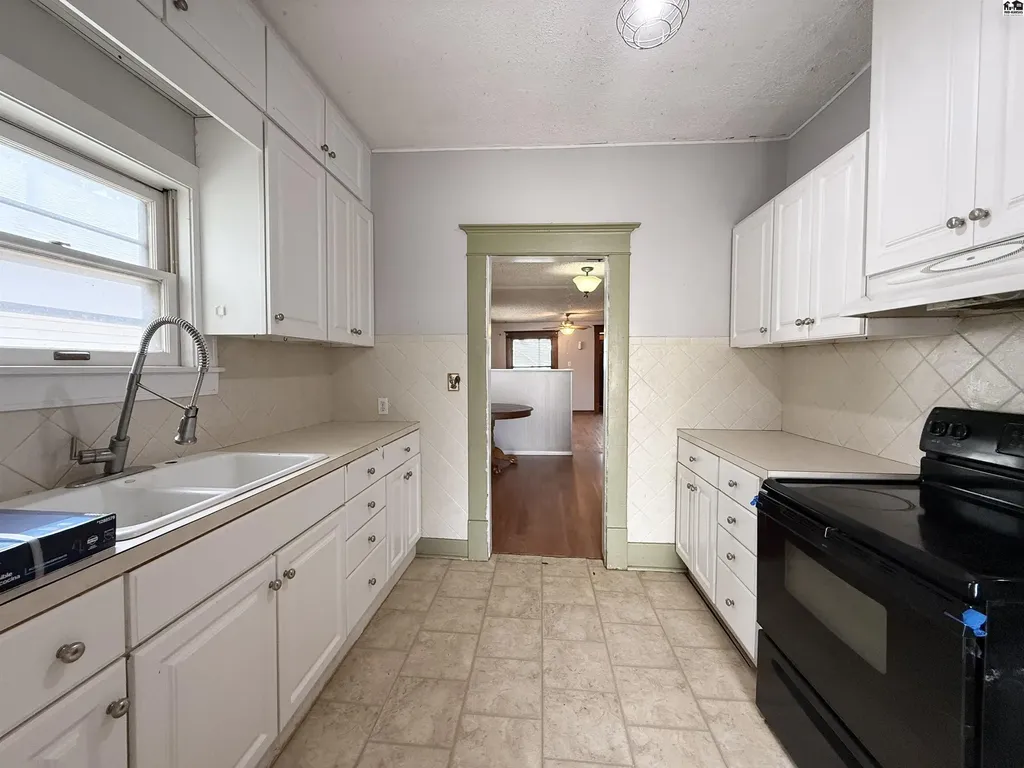 434 W Sherman Avenue Hutchinson KS 67501