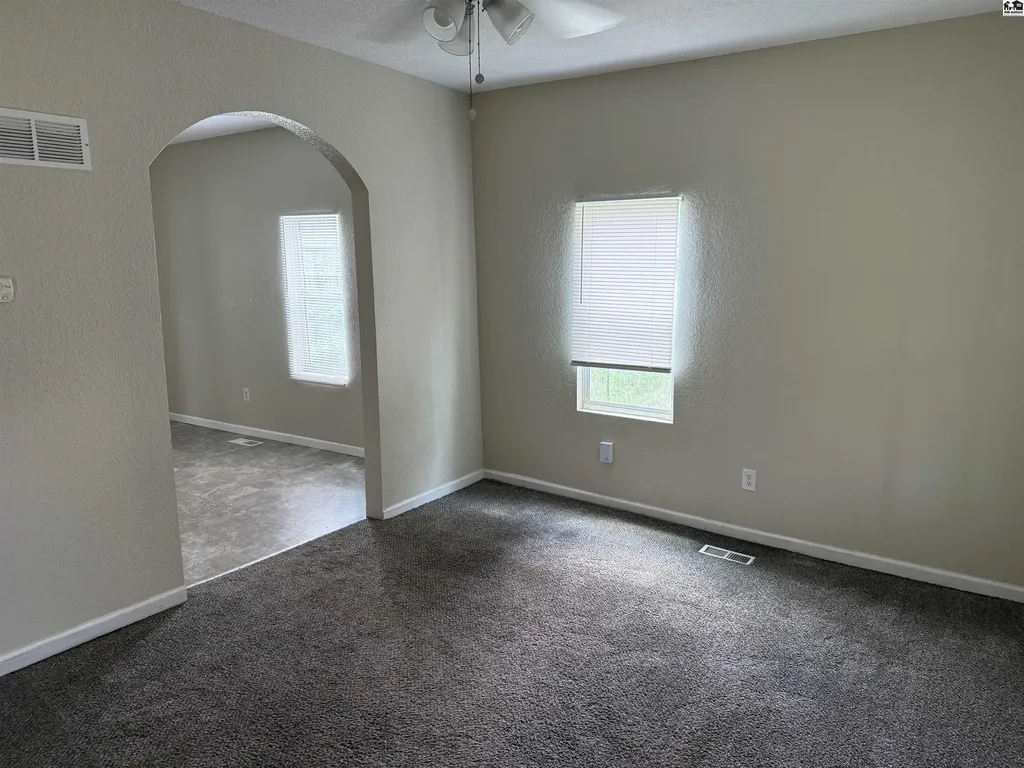 433 W Sherman Street Hutchinson KS 67501