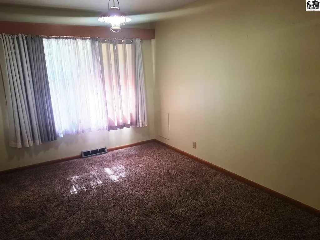620 N Duncan Street Newton KS 67114