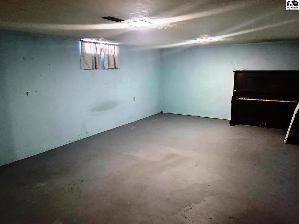 620 N Duncan Street Newton KS 67114