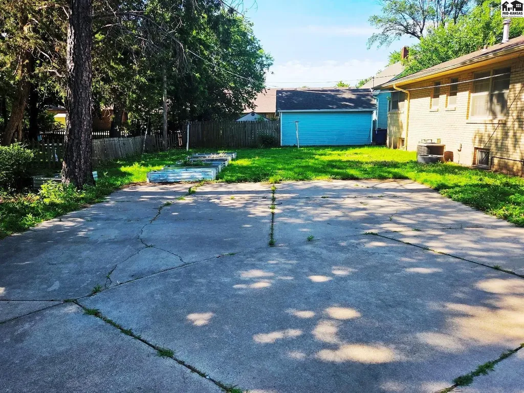 620 N Duncan Street Newton KS 67114