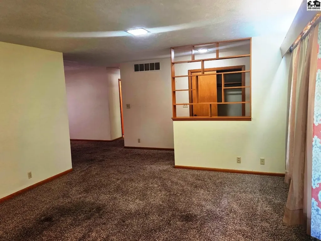 620 N Duncan Street Newton KS 67114