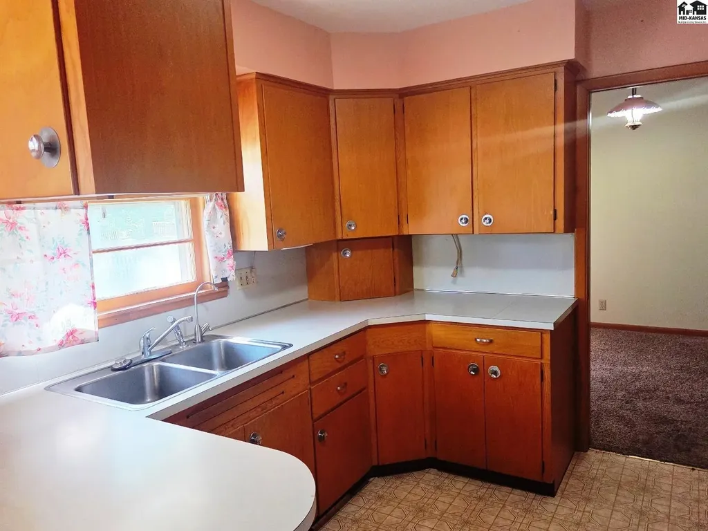 620 N Duncan Street Newton KS 67114