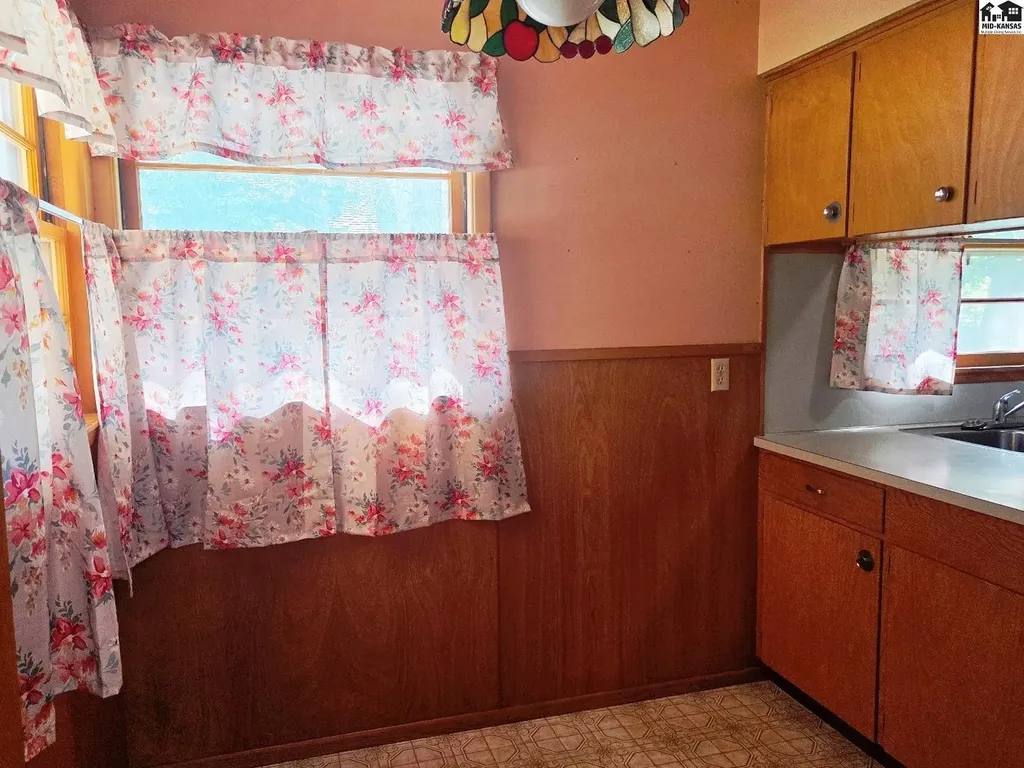 620 N Duncan Street Newton KS 67114