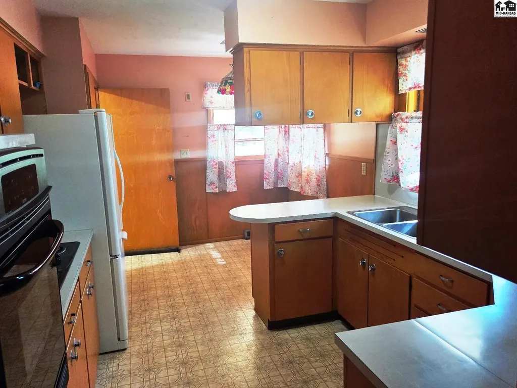620 N Duncan Street Newton KS 67114
