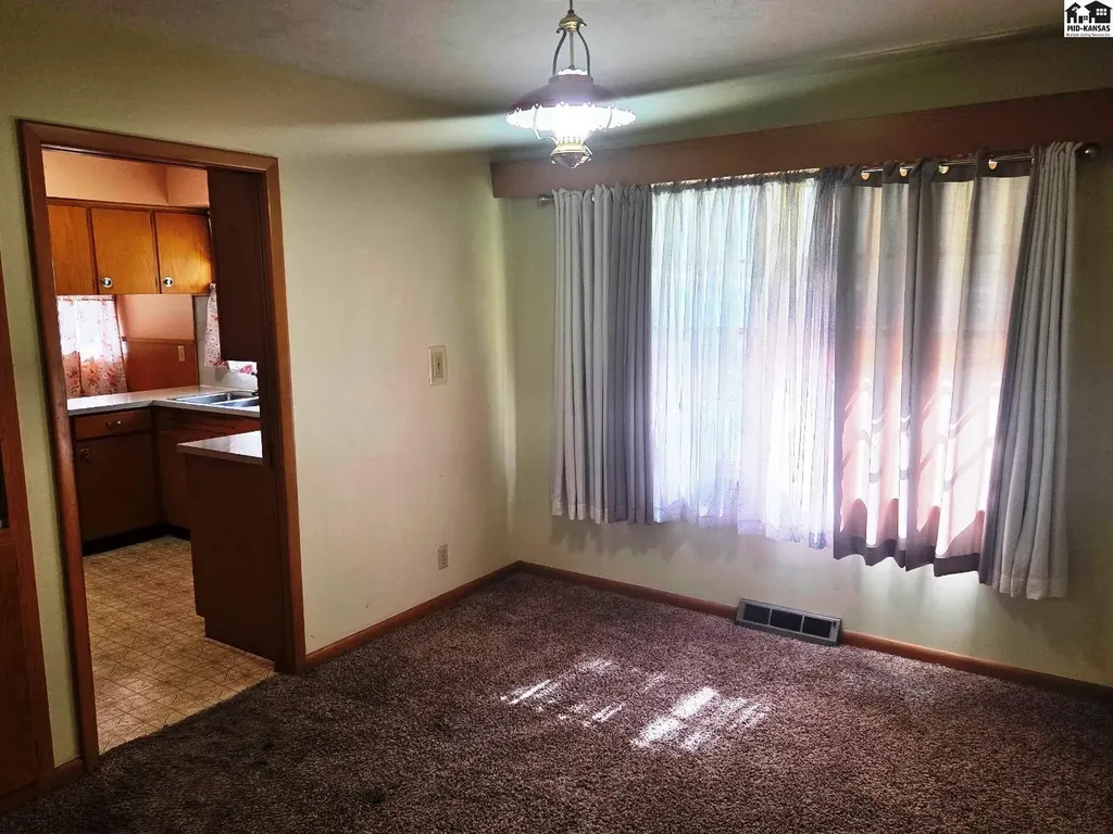 620 N Duncan Street Newton KS 67114