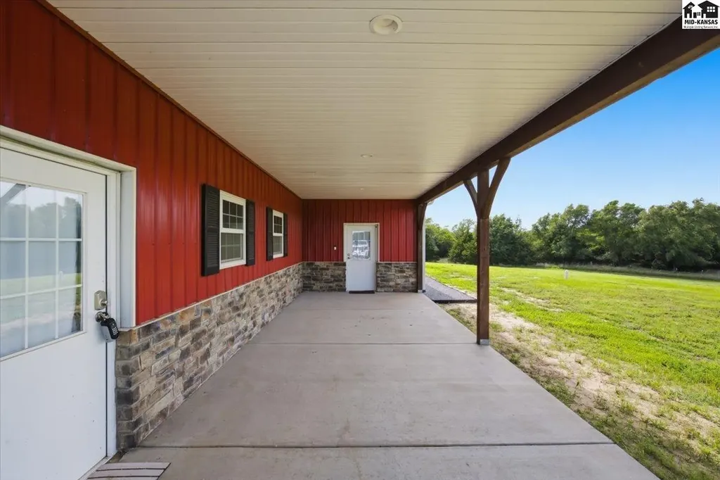 3707 N Willison Road Hutchinson KS 67502