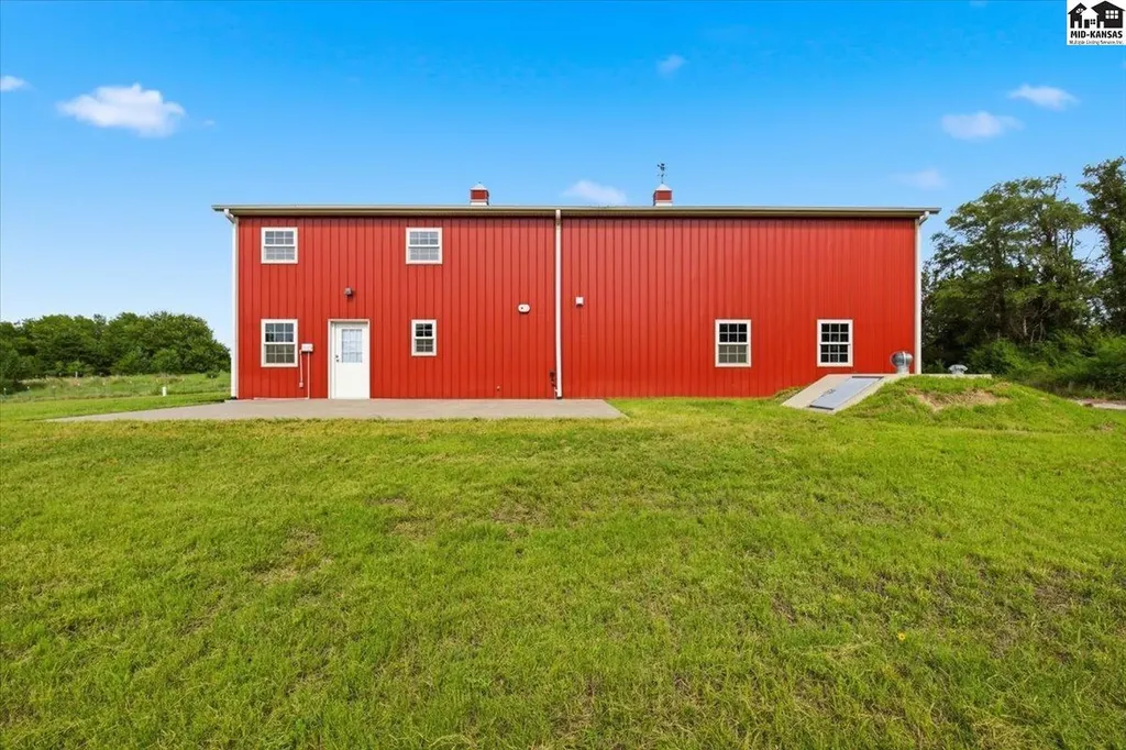 3707 N Willison Road Hutchinson KS 67502
