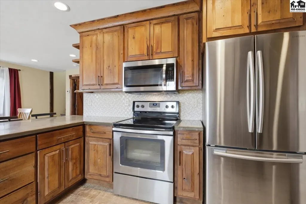 3707 N Willison Road Hutchinson KS 67502