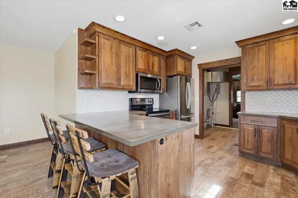 3707 N Willison Road Hutchinson KS 67502