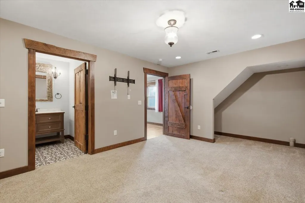 3707 N Willison Road Hutchinson KS 67502